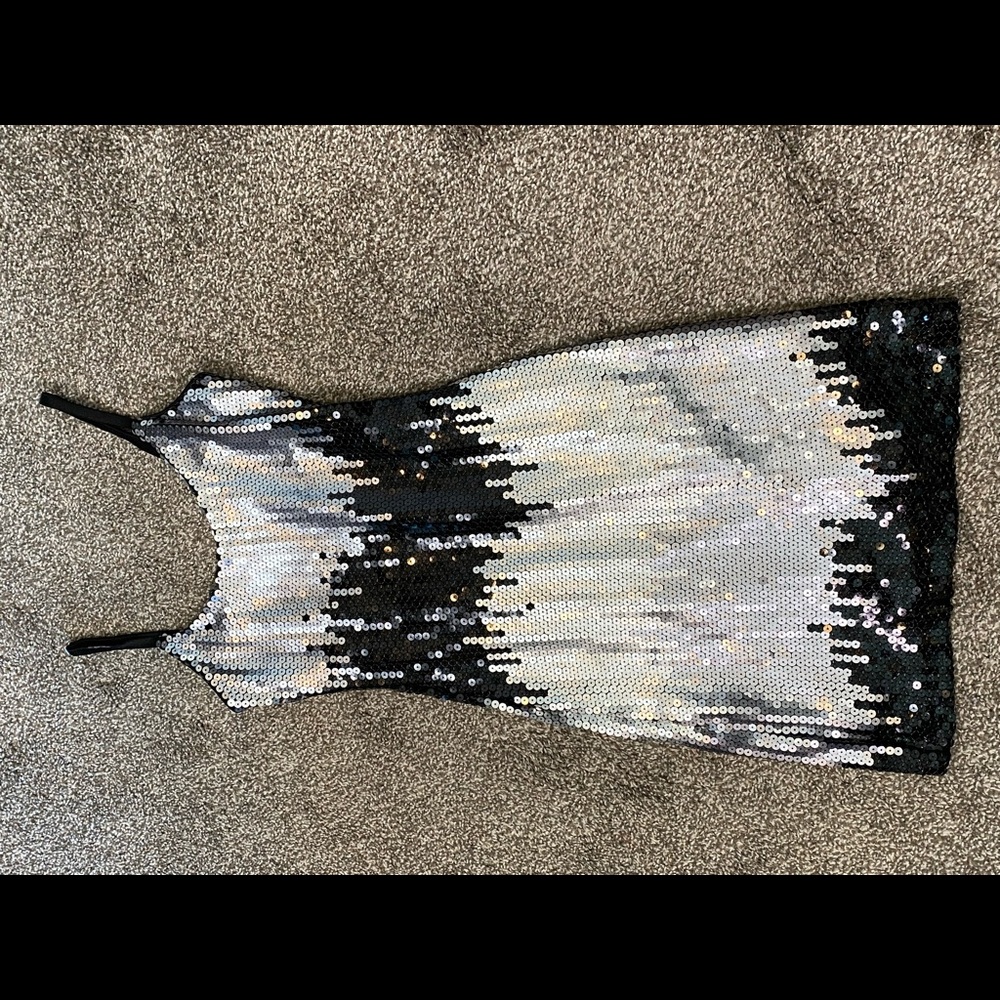 Fitted Guess Sequins Patterned Spaghetti Strap Sc… - image 3